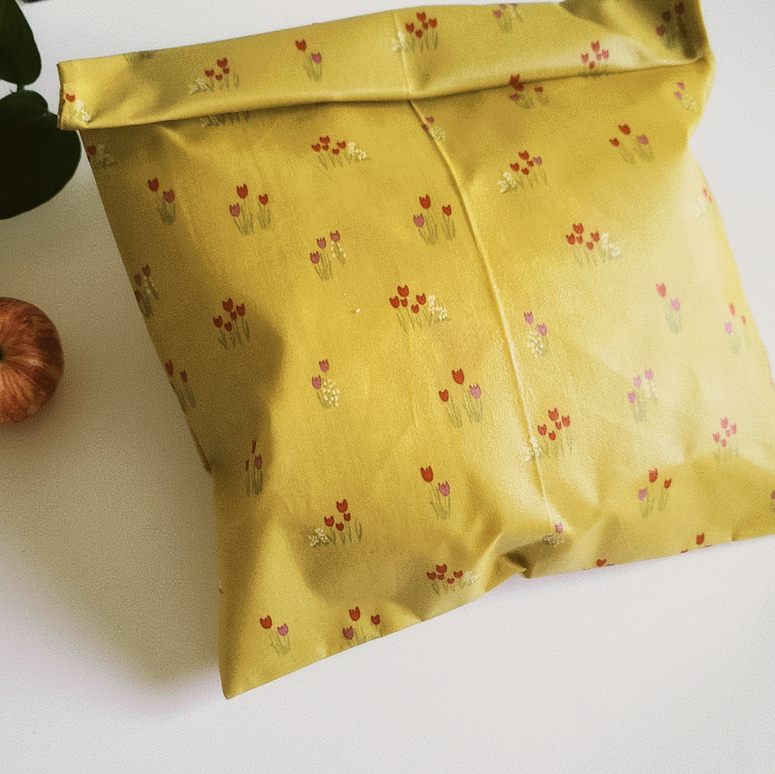 Beeswax Bread Bag - Tulips on Gold