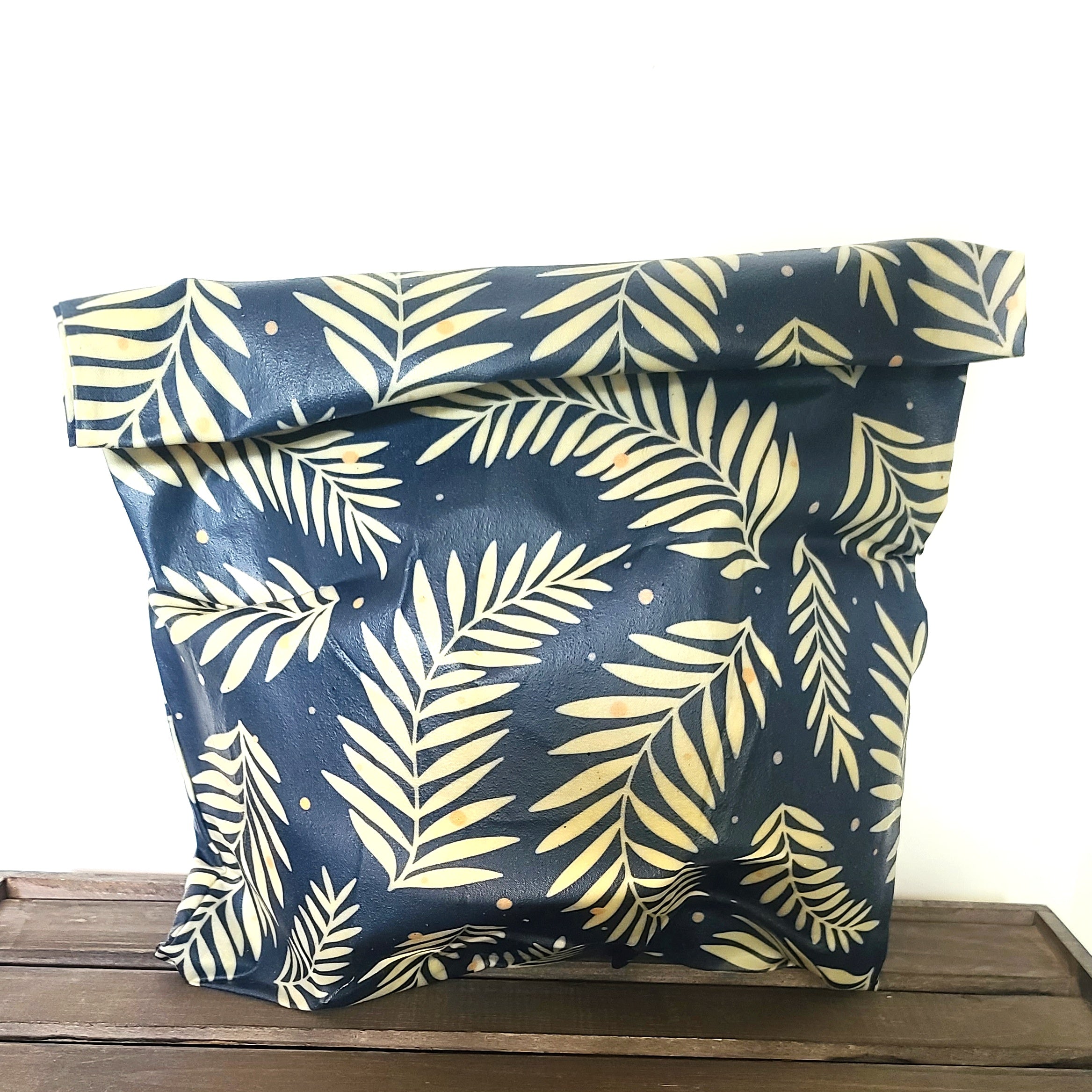 Beeswax Bread Bag - Leaves on Navy